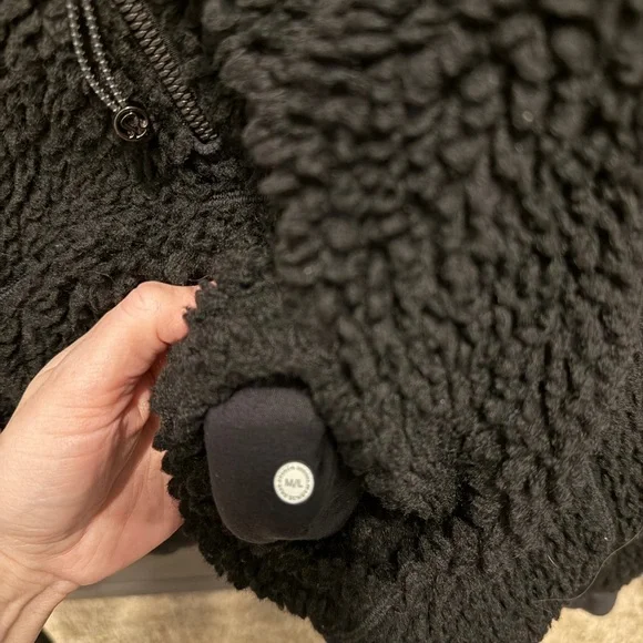 Lululemon Scuba Sherpa 1/2 Zip - Black M/L - Picture 4 of 4